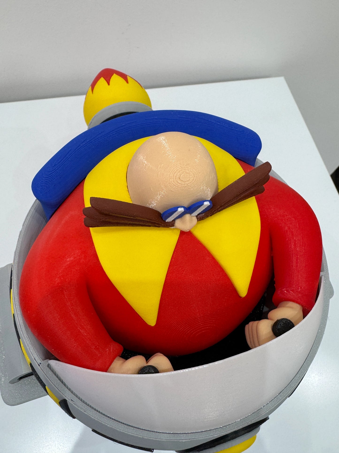 Boneco Dr. Robotnik (Eggman) com Egg Mobile – Colecionável Gamer