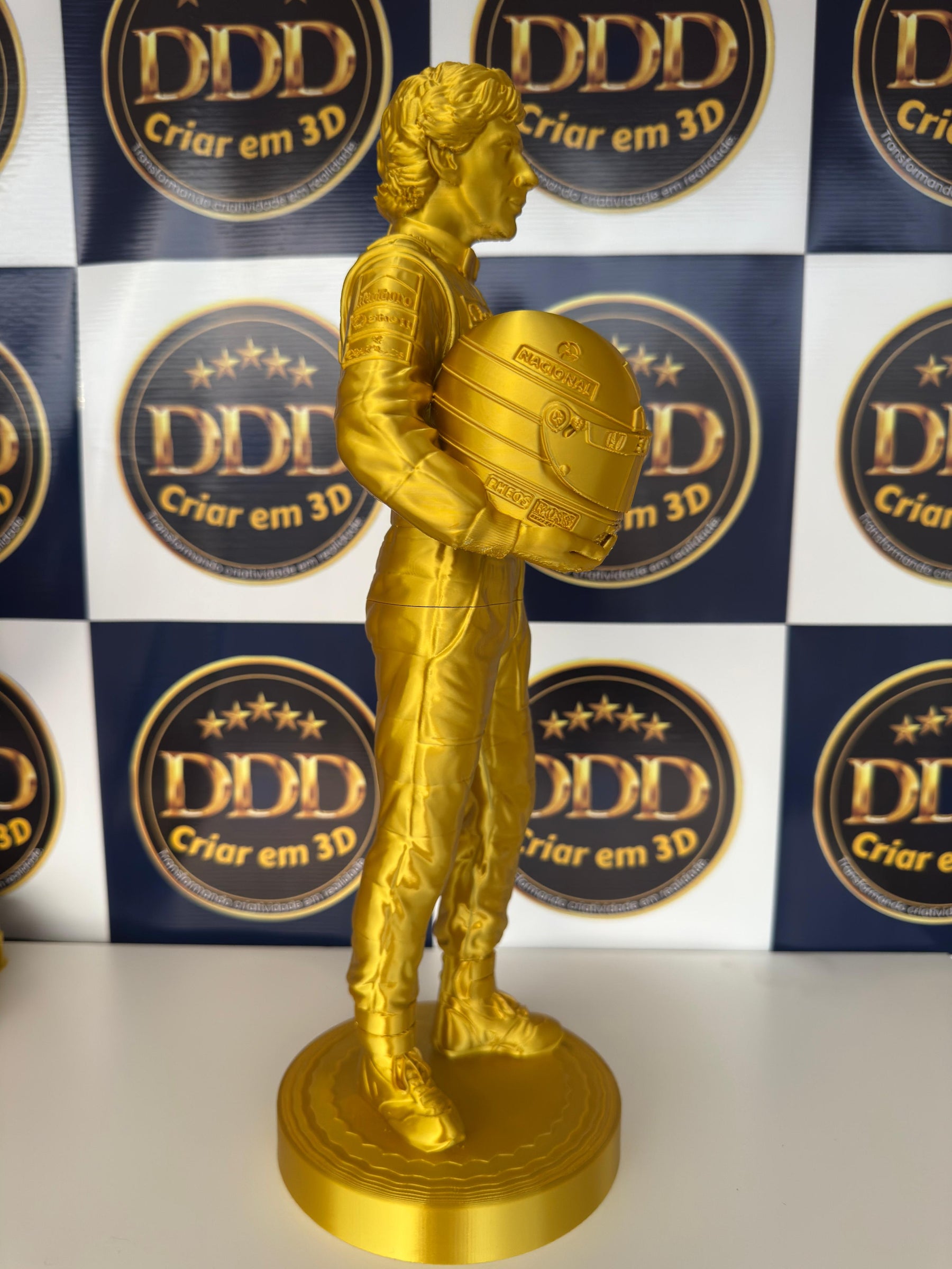 Estátua do Campeão das Pistas