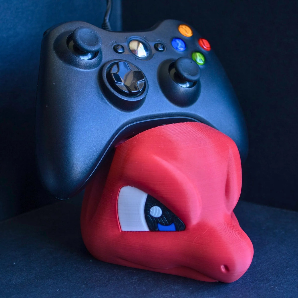 Charmeleon Suporte 3D: Estilo e Praticidade para Seus Controles PS5, PS4, Xbox e Nintendo Swift!