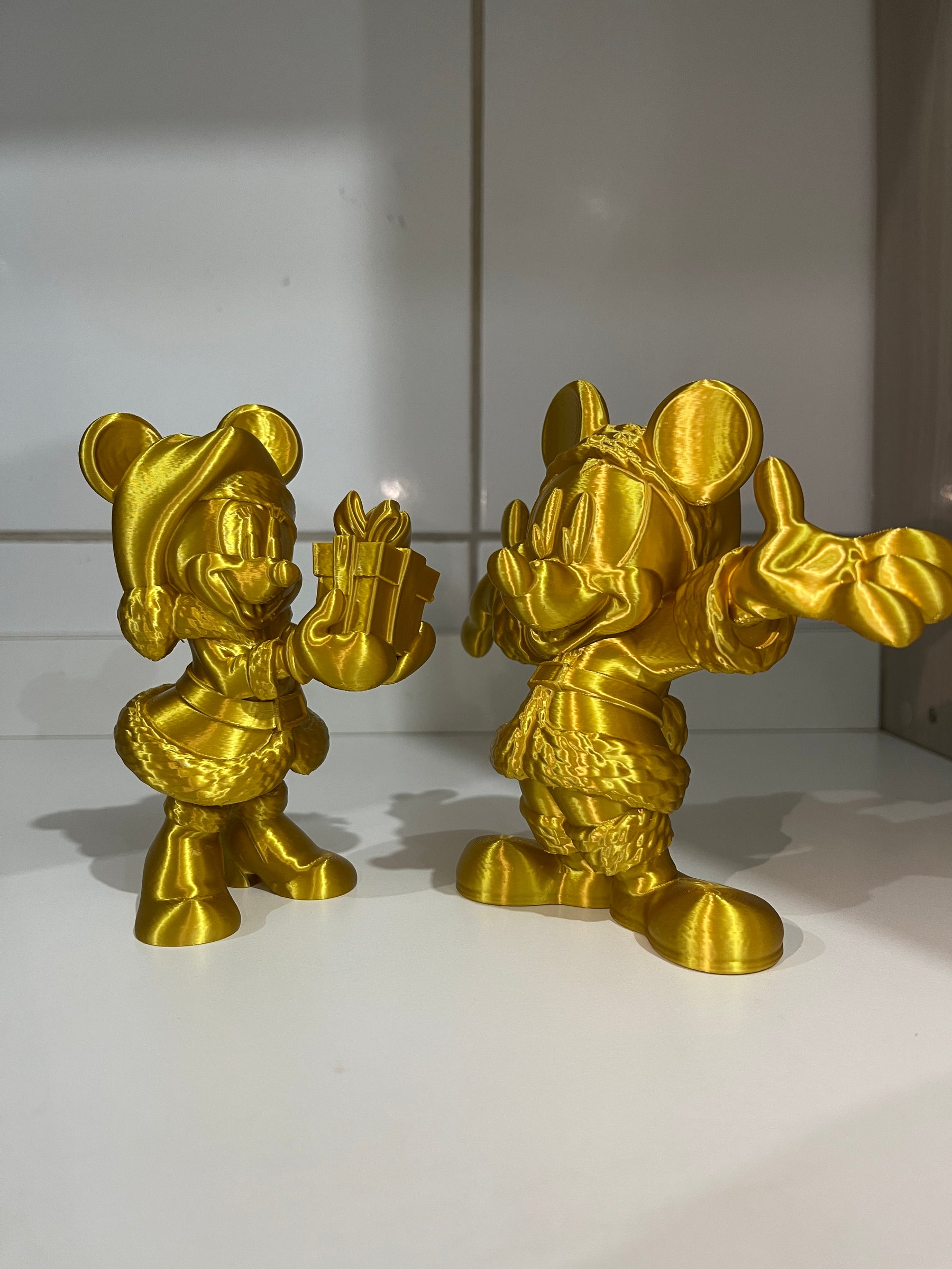 Casal Mickey e Minnie Dourados