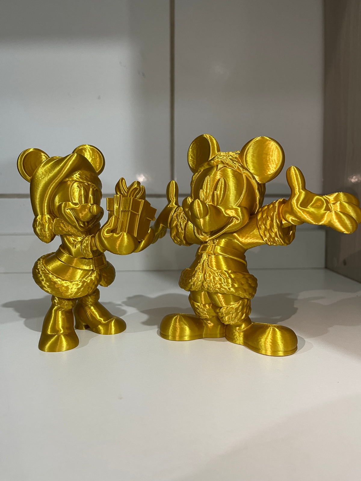Casal Mickey e Minnie Dourados