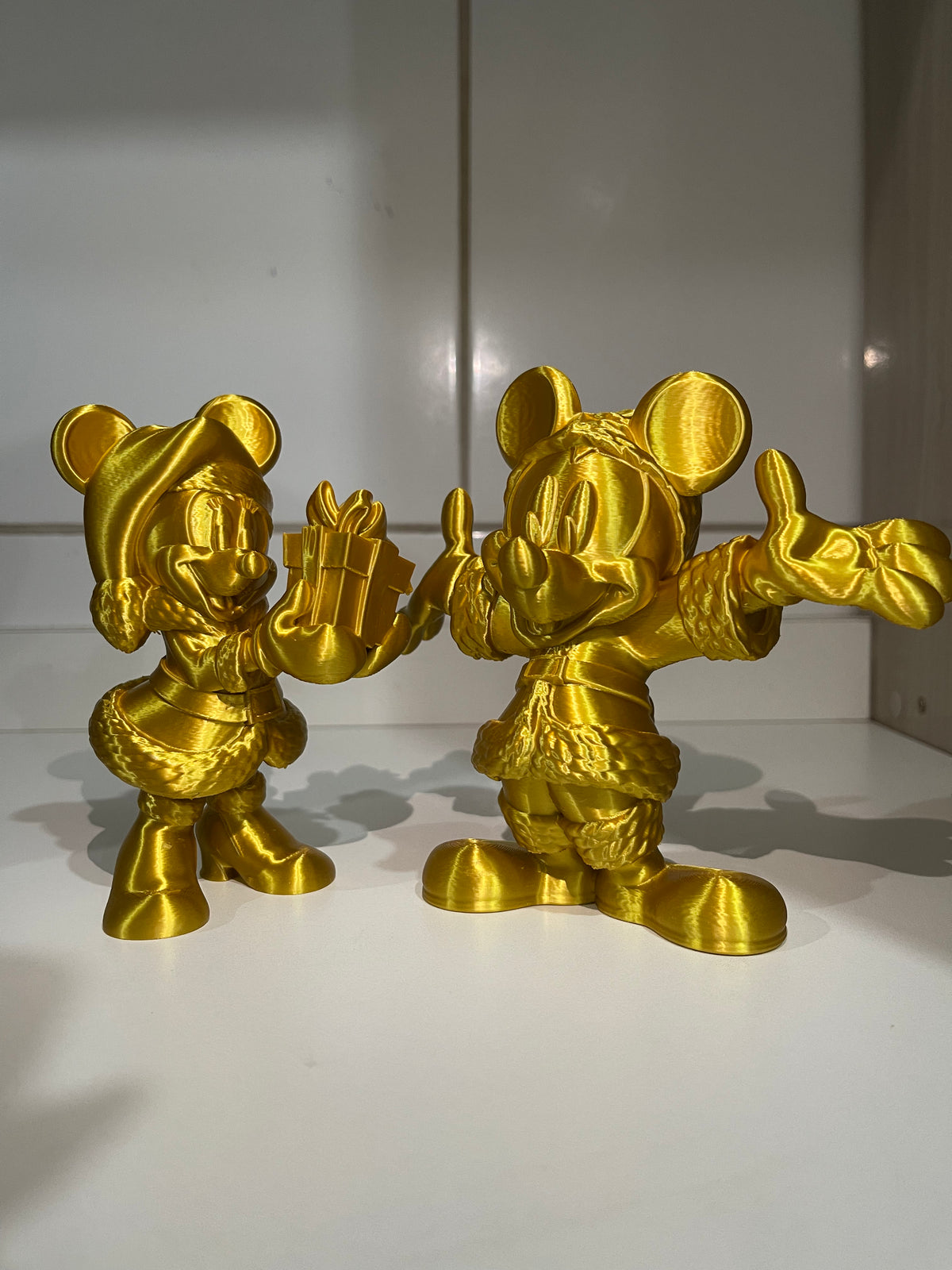 Casal Mickey e Minnie Dourados