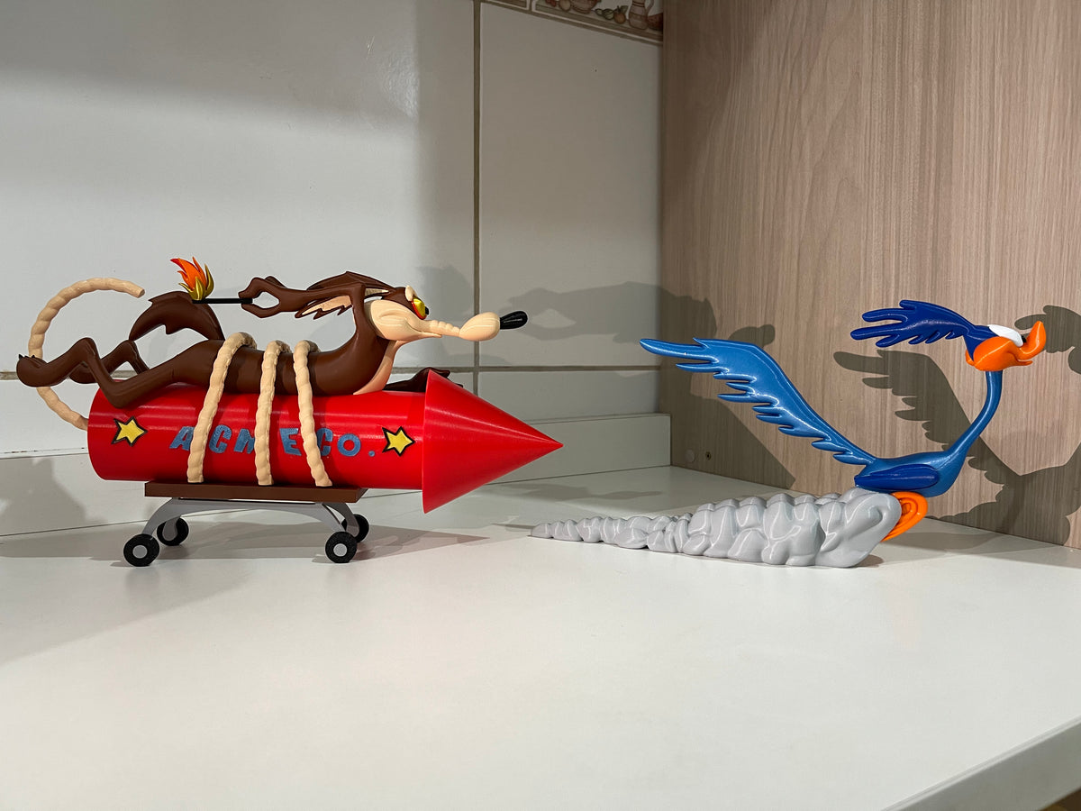 Promoção Imperdível: Bonecos 3D do Coiote e Papa-Léguas – Aventura e Diversão Garantida!