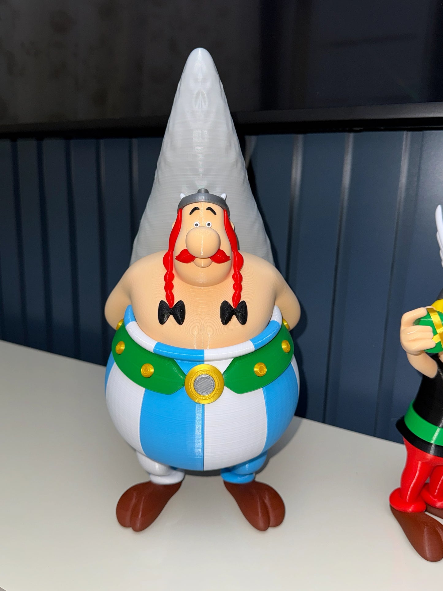 Boneco Obelix com Menir – Colecionável Premium Turma do Asterix