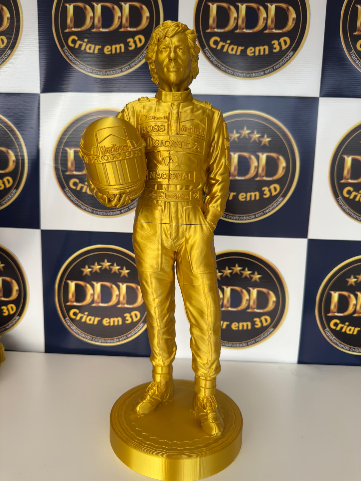 Estátua do Campeão das Pistas