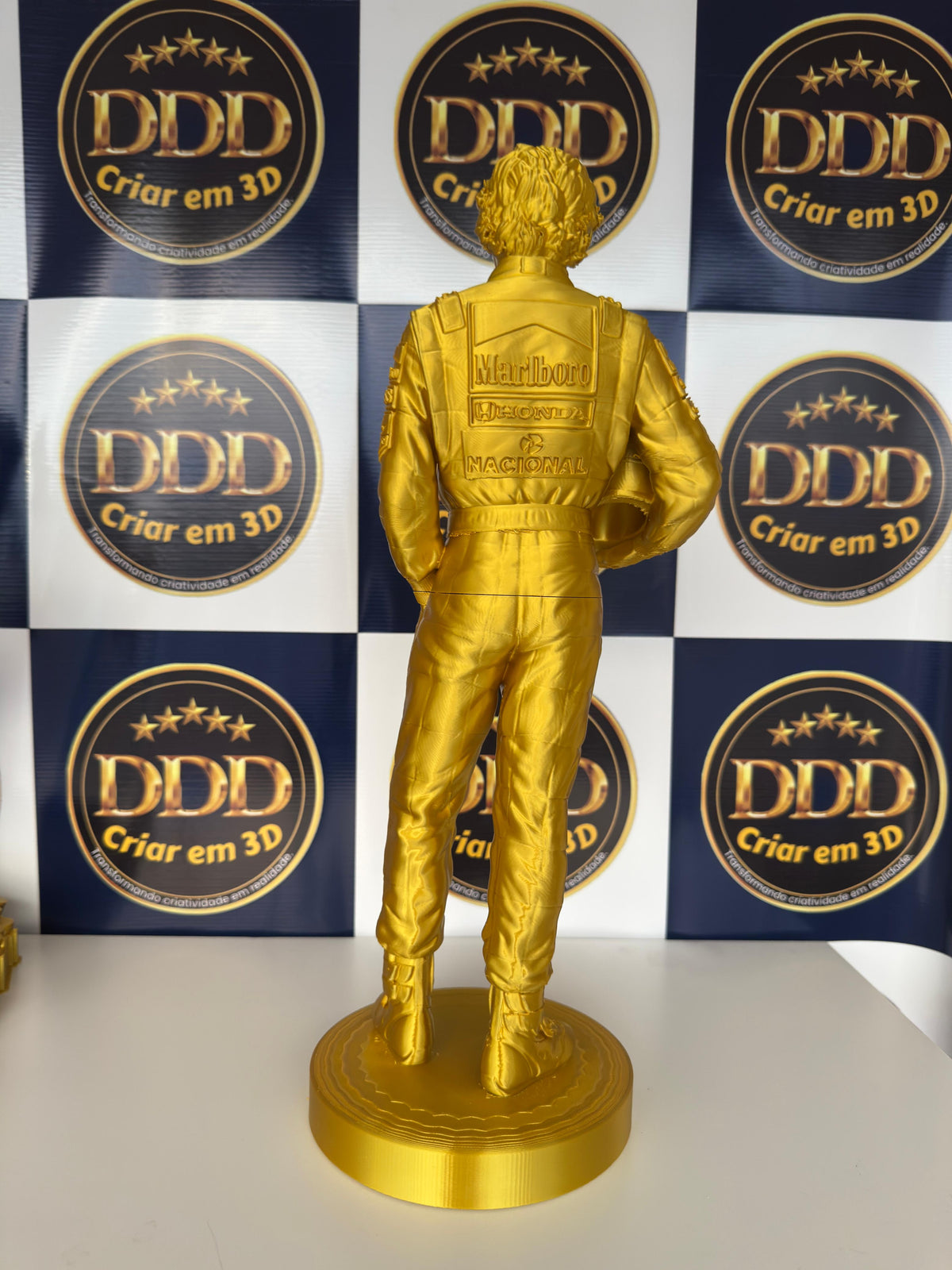 Estátua do Campeão das Pistas