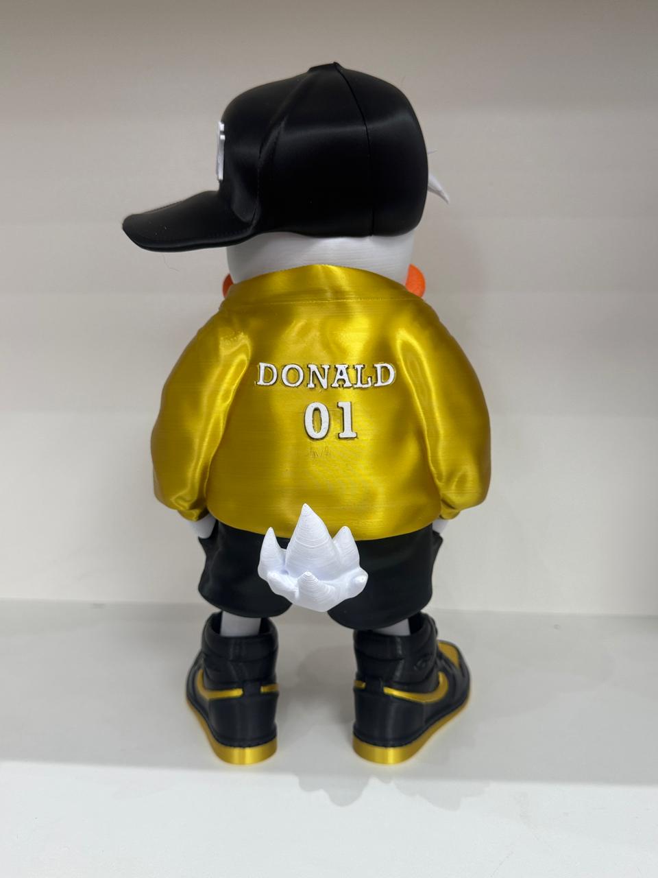 Pato Donald Estilo Street – Roupa e Boné Nike
