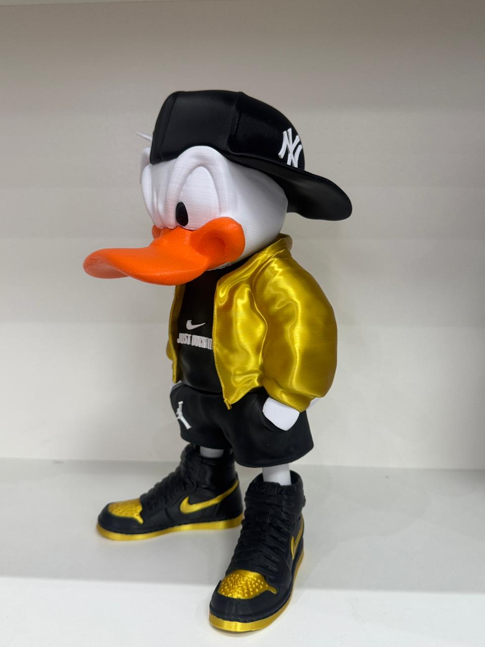 Pato Donald Estilo Street – Roupa e Boné Nike