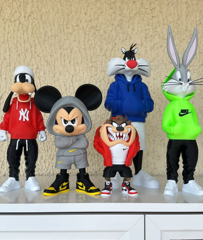 Pernalonga Urban 3D – Boneco 30cm com Blusa Nike